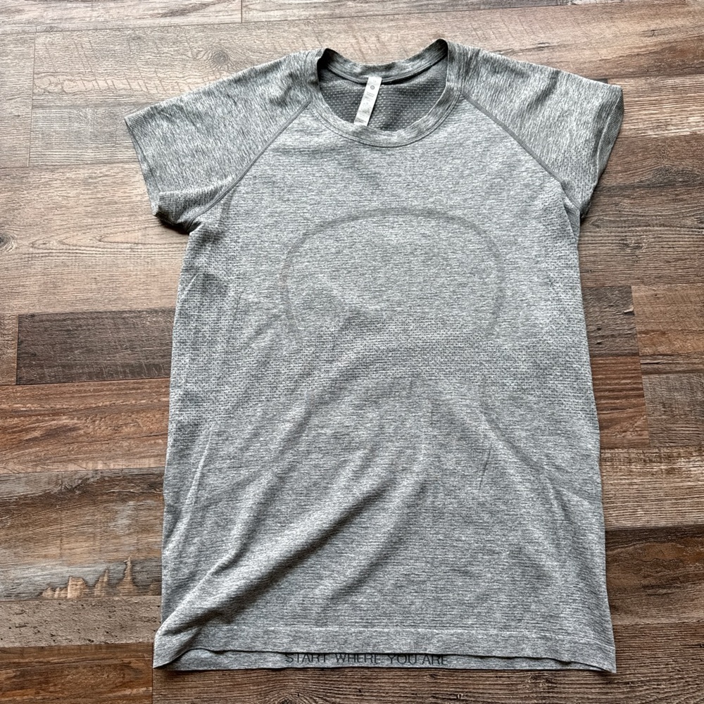 lululemon athletica Gray Short Sleeve Tee